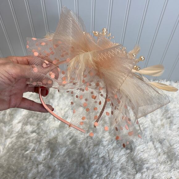 Pale Peach Polka Dot Netting Mesh Feather Bow Flower Pearls - Picture 1 of 5
